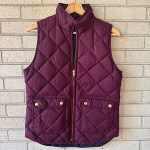 J.Crew Burgundy Quilted Excursion Vest XS, Gold Accent Classic Holiday Layer